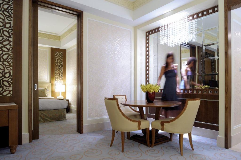 Al Bustan Palace, A Ritz-Carlton Hotel Маскат Номер фото